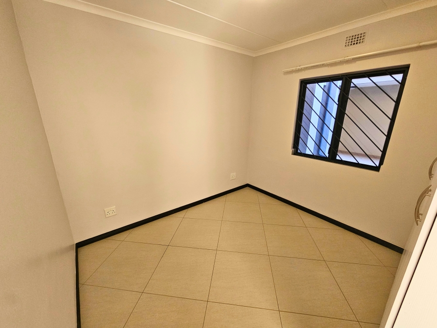 To Let 2 Bedroom Property for Rent in Buh Rein Estate Western Cape